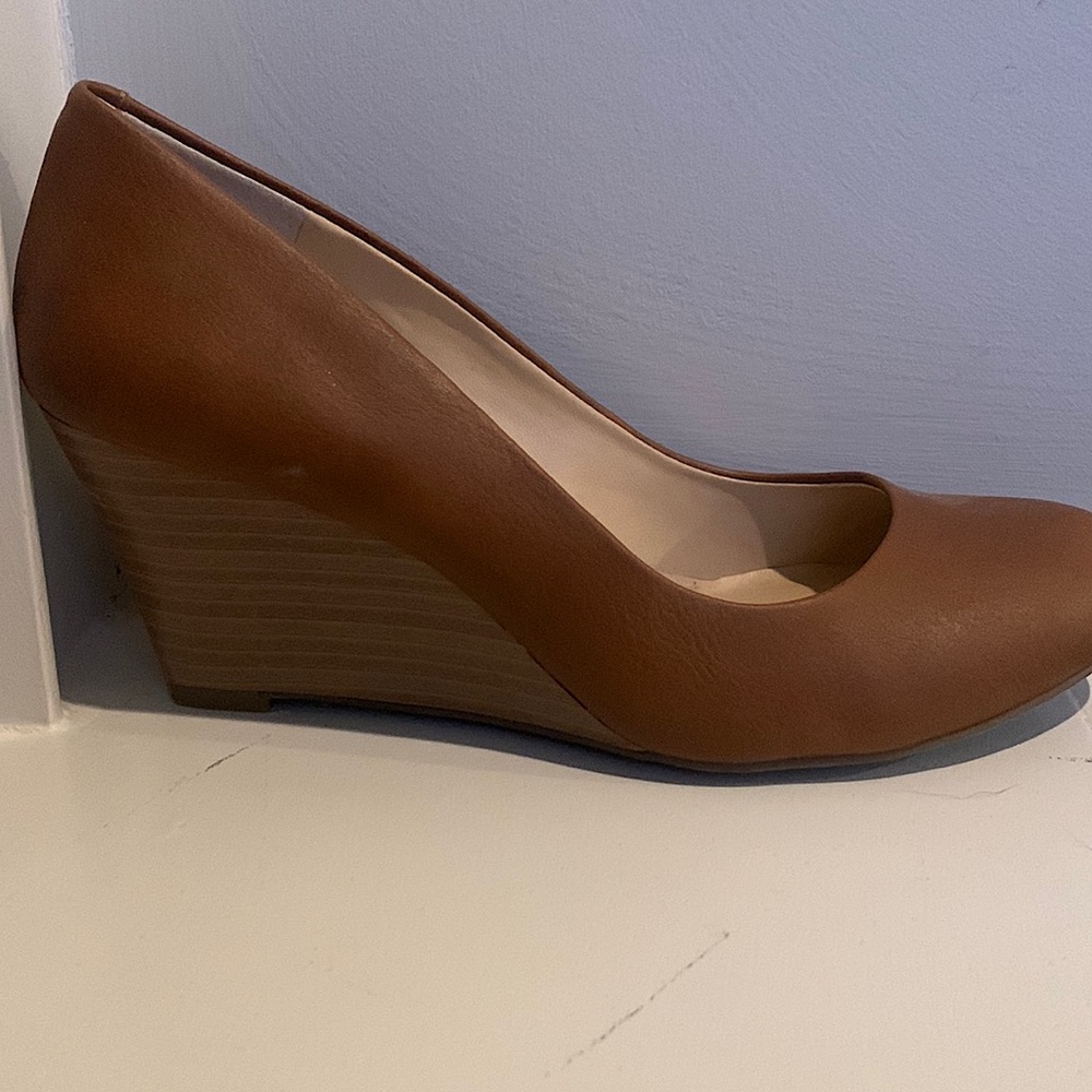 Jessica Simpson Cognac Sampson Wedge